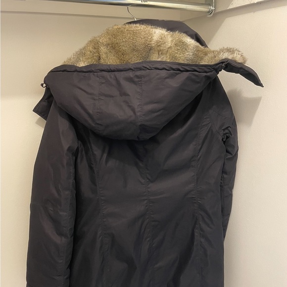 Aritzia Babaton Oskar Parka - Picture 7 of 8
